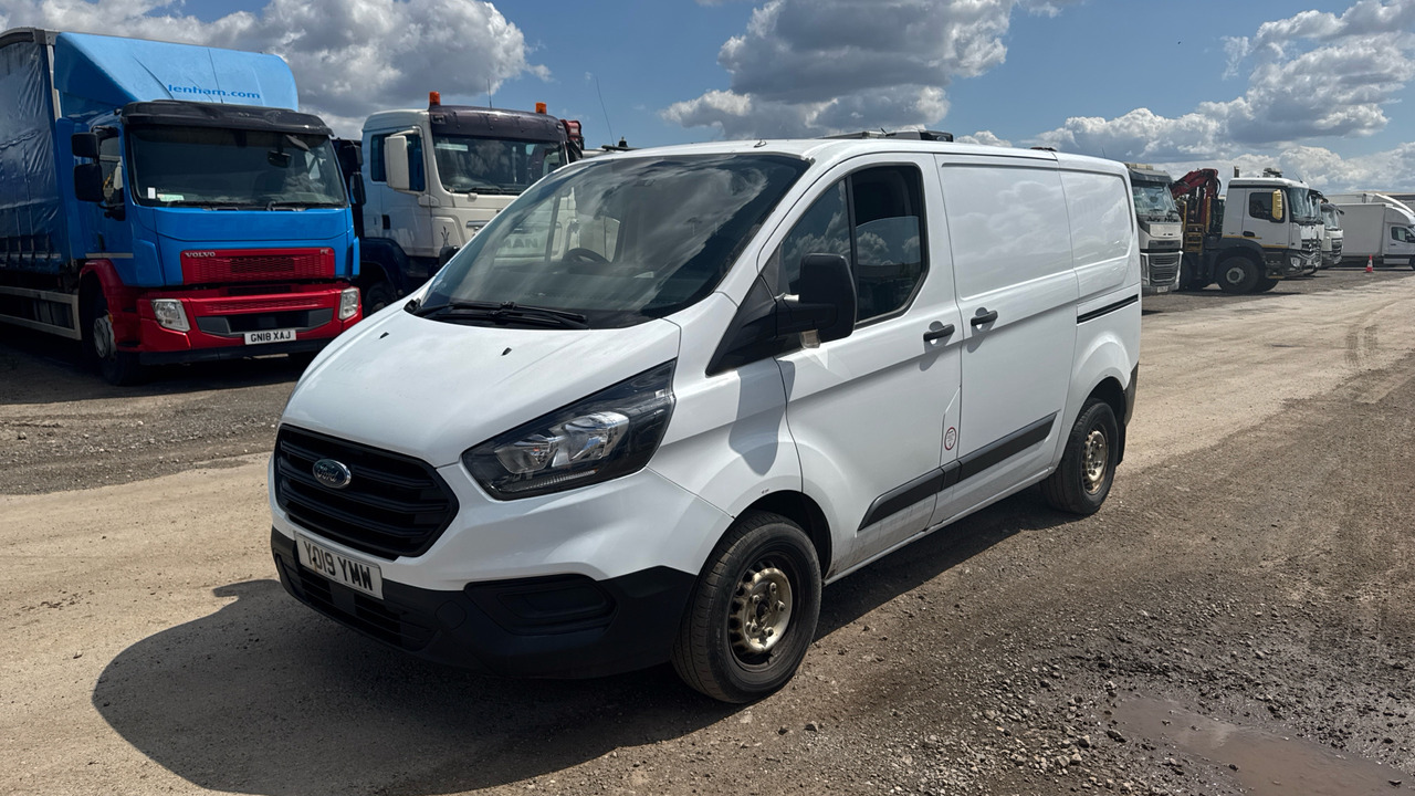Ford Transit Custom 280 Base 2.0TDCi 105ps Low Roof Van FWD - Small van: picture 2 Ford Transit Custom 280 Base 2.0TDCi 105ps Low Roof Van FWD - Small van: picture 2