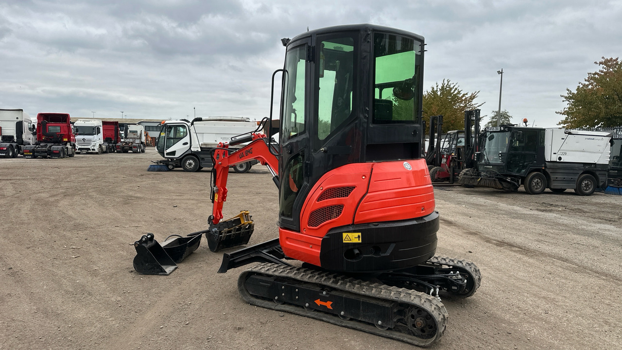 HUATENG HT25 - Mini excavator: picture 3 HUATENG HT25 - Mini excavator: picture 3