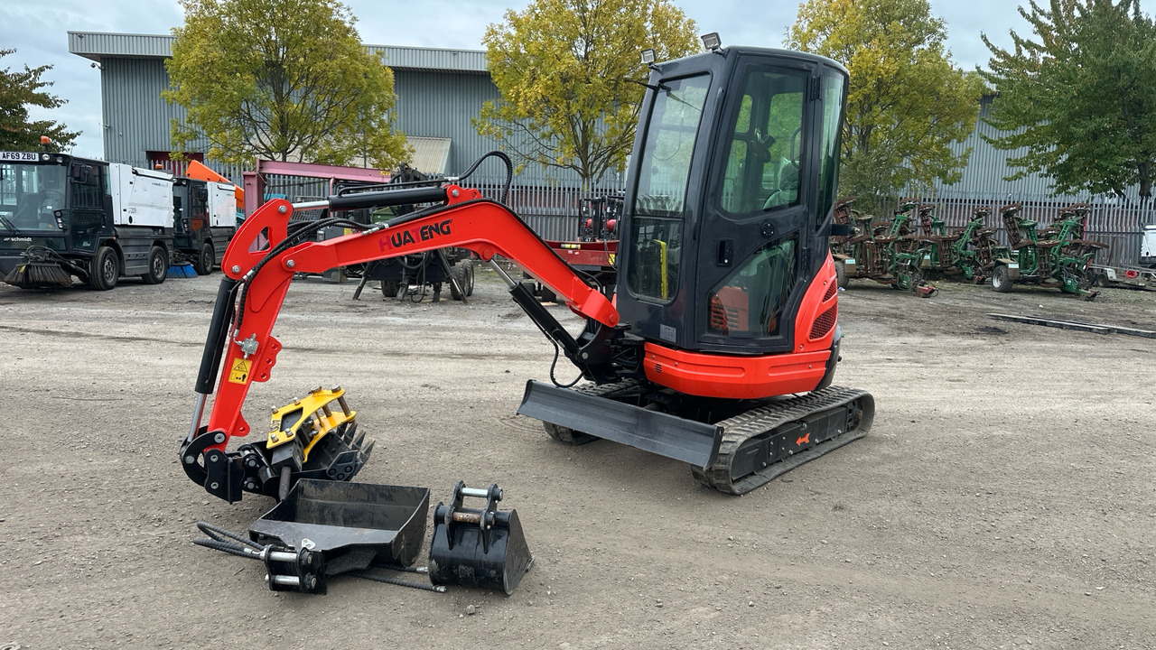 HUATENG HT25 - Mini excavator: picture 2 HUATENG HT25 - Mini excavator: picture 2