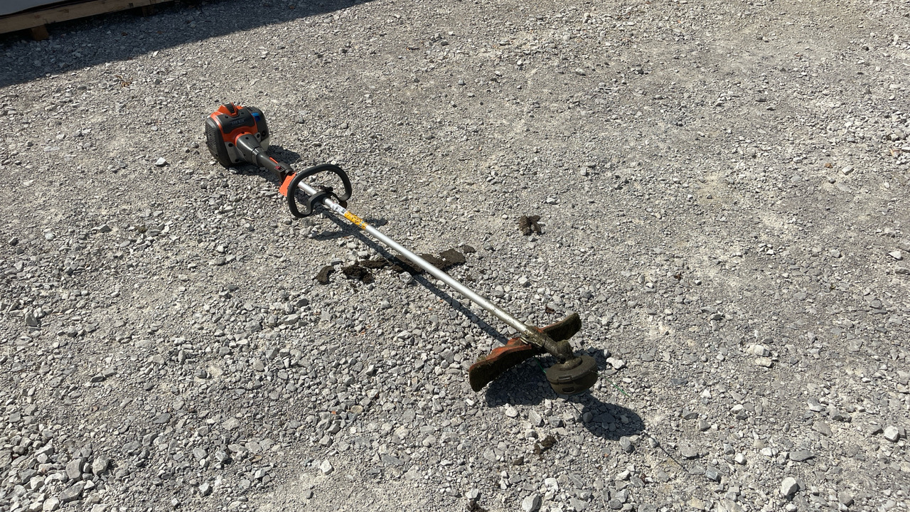HUSQVANA F25RJX - Construction equipment: picture 2 HUSQVANA F25RJX - Construction equipment: picture 2