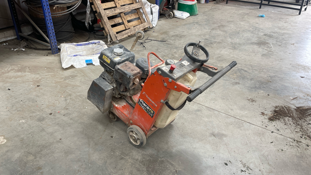 HUSQVARNA TS400LV, FLOOR SAW, PETROL (UNTESTED) - Construction equipment: picture 2 HUSQVARNA TS400LV, FLOOR SAW, PETROL (UNTESTED) - Construction equipment: picture 2