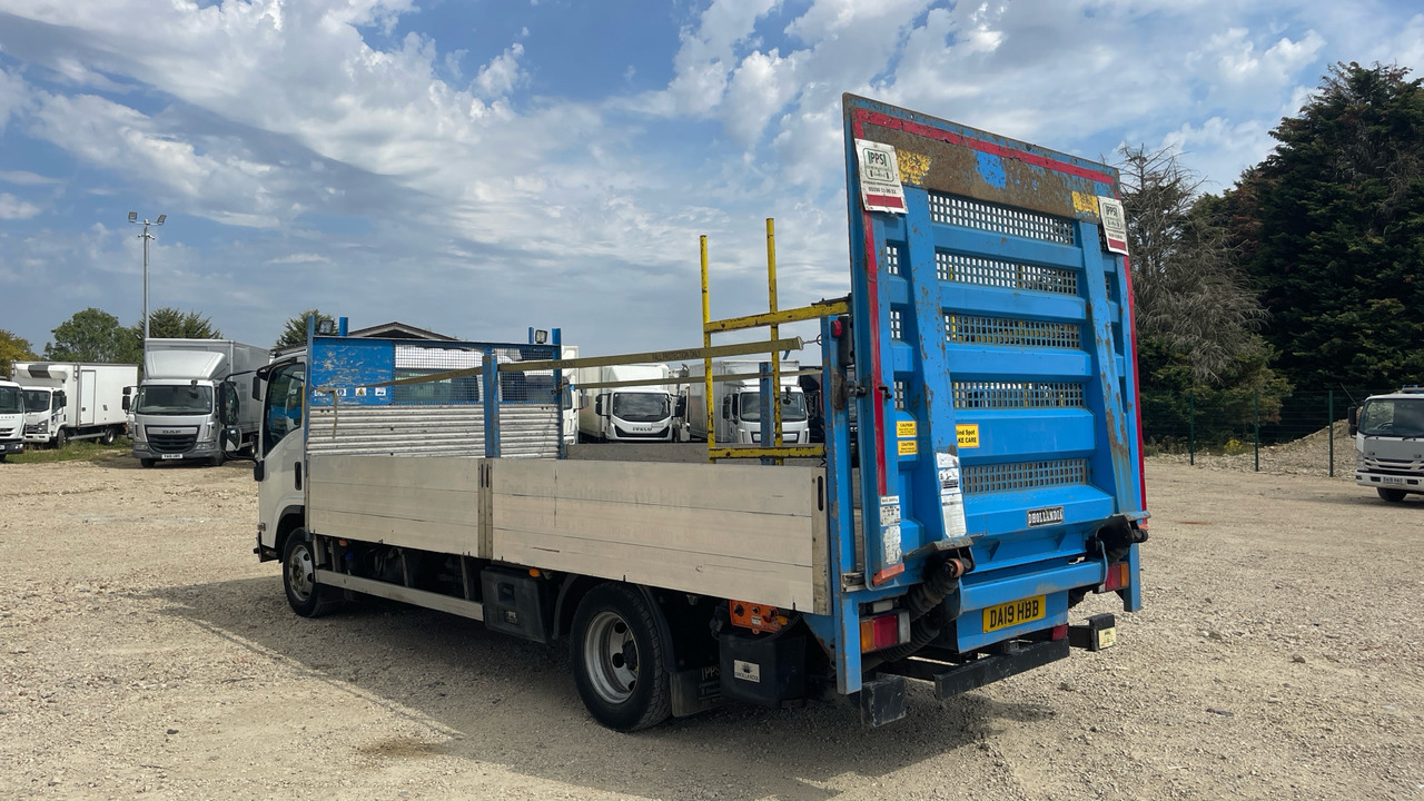 Isuzu N75 190 - Dropside/ Flatbed truck: picture 3 Isuzu N75 190 - Dropside/ Flatbed truck: picture 3
