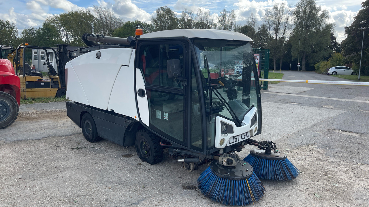 JOHNSTON C201 - Road sweeper: picture 2 JOHNSTON C201 - Road sweeper: picture 2