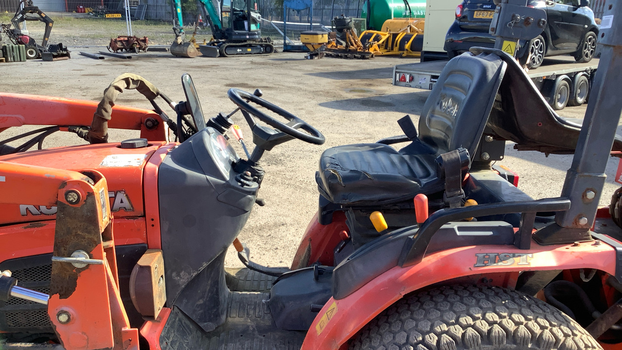 KUBOTA B2530 HST - Backhoe loader: picture 5 KUBOTA B2530 HST - Backhoe loader: picture 5