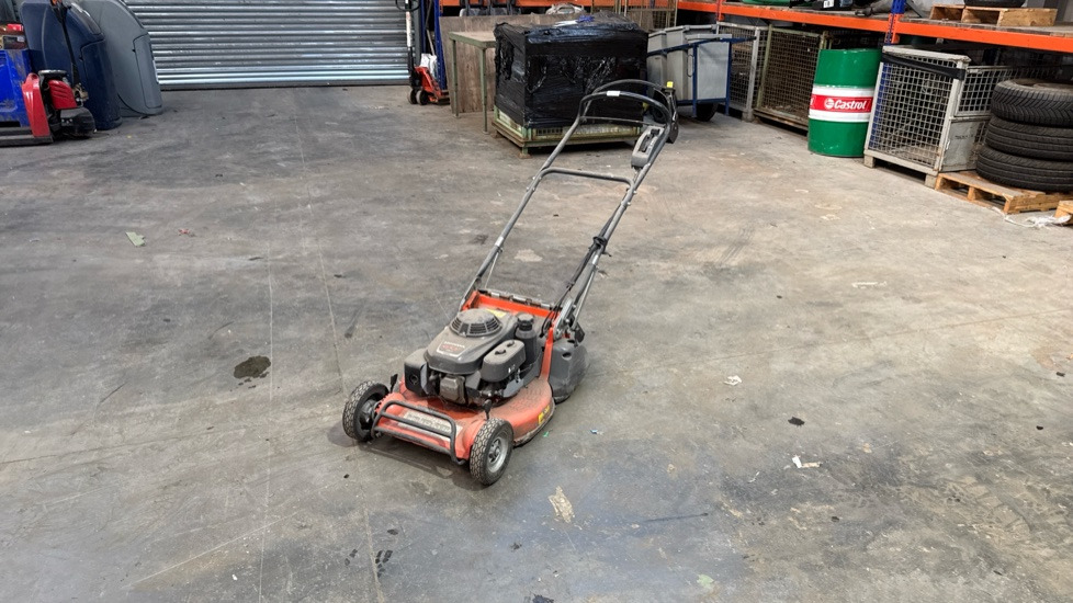 KUBOTA PRO PETROL MOWER, HONDA GXV 160 ENGINE, YEAR 2018, DOES - Garden mower: picture 2 KUBOTA PRO PETROL MOWER, HONDA GXV 160 ENGINE, YEAR 2018, DOES - Garden mower: picture 2
