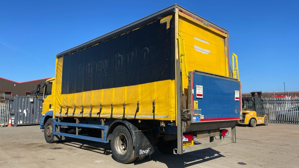 MAN TGM 18.250 EURO 6 - Curtainsider truck: picture 3 MAN TGM 18.250 EURO 6 - Curtainsider truck: picture 3