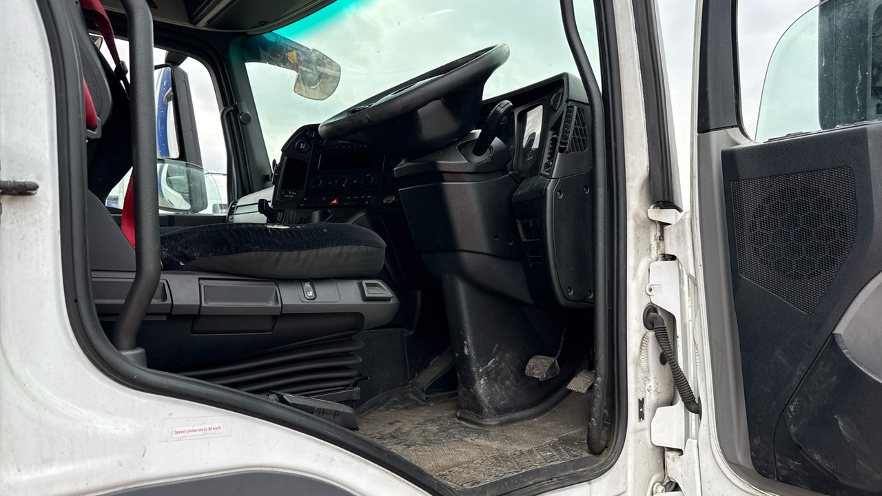 MERCEDES-BENZ ANTOS 1824 - Curtainsider truck: picture 5 MERCEDES-BENZ ANTOS 1824 - Curtainsider truck: picture 5