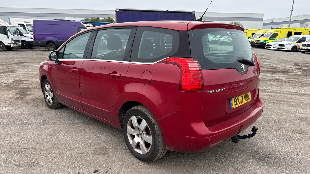 PEUGEOT 5008 2.0 HDI 150PS - Car: picture 3 PEUGEOT 5008 2.0 HDI 150PS - Car: picture 3