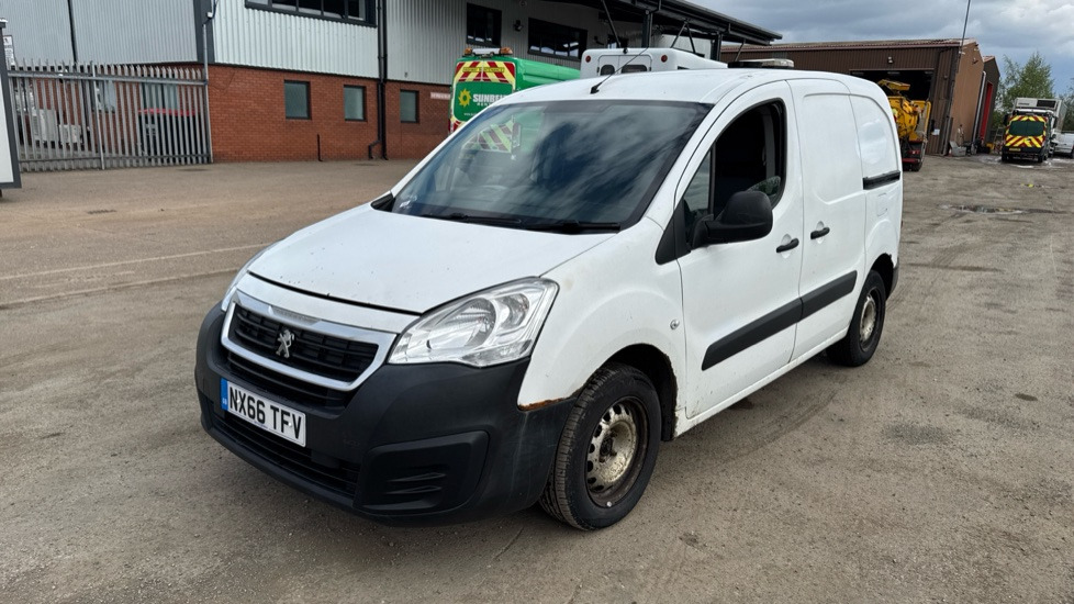 PEUGEOT PARTNER 850 SE 1.6 BLUEHDI 100PS - Panel van: picture 2 PEUGEOT PARTNER 850 SE 1.6 BLUEHDI 100PS - Panel van: picture 2