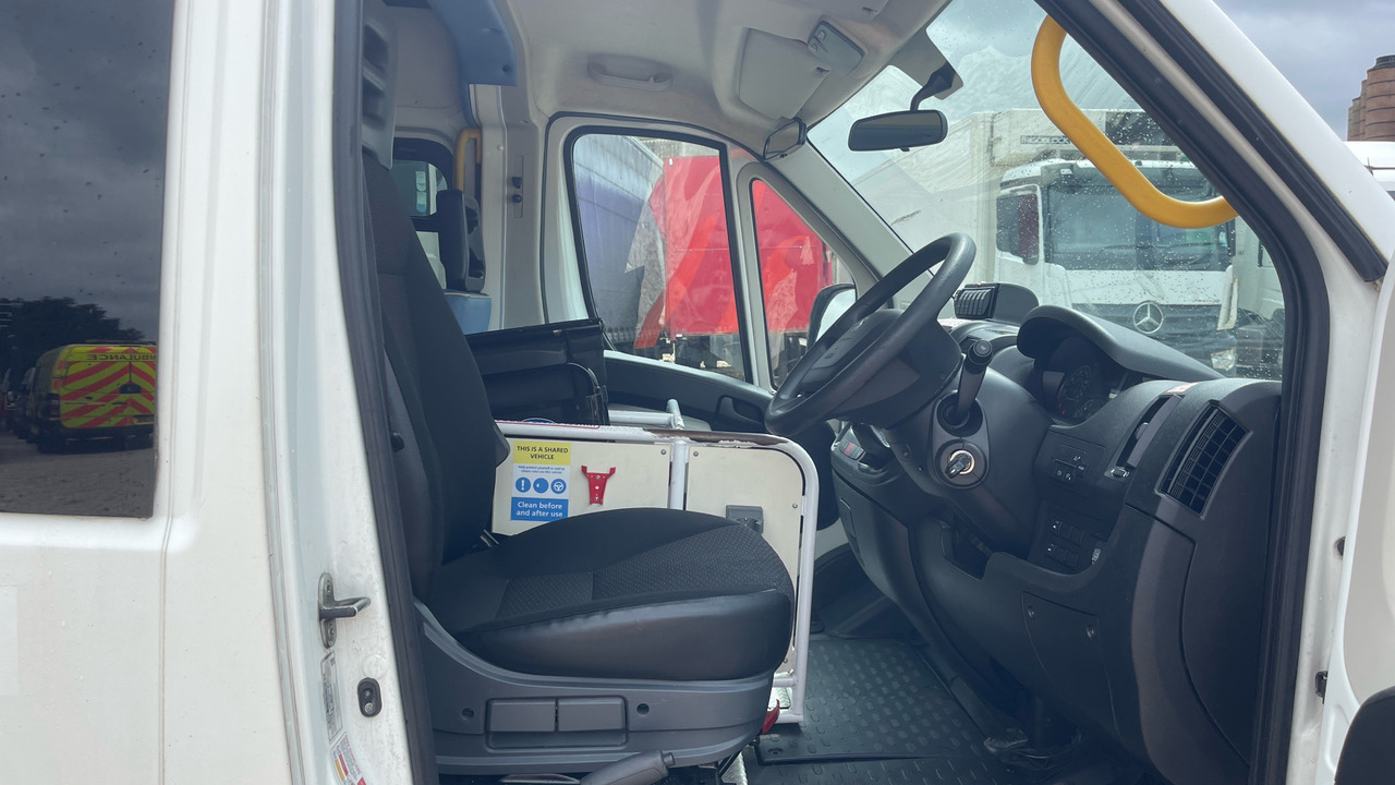 Peugeot Boxer 2.0 BLUE HDI 130PS - Ambulance: picture 5 Peugeot Boxer 2.0 BLUE HDI 130PS - Ambulance: picture 5