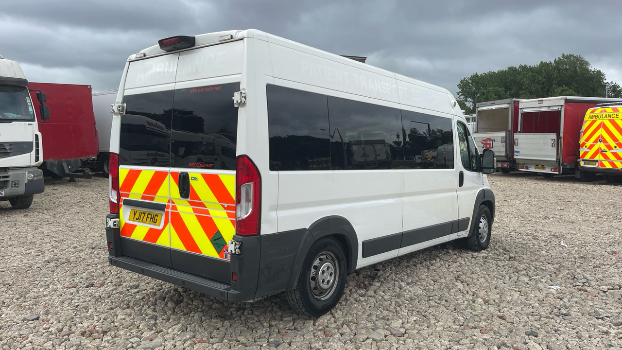 Peugeot Boxer 2.0 BLUE HDI 130PS - Ambulance: picture 4 Peugeot Boxer 2.0 BLUE HDI 130PS - Ambulance: picture 4