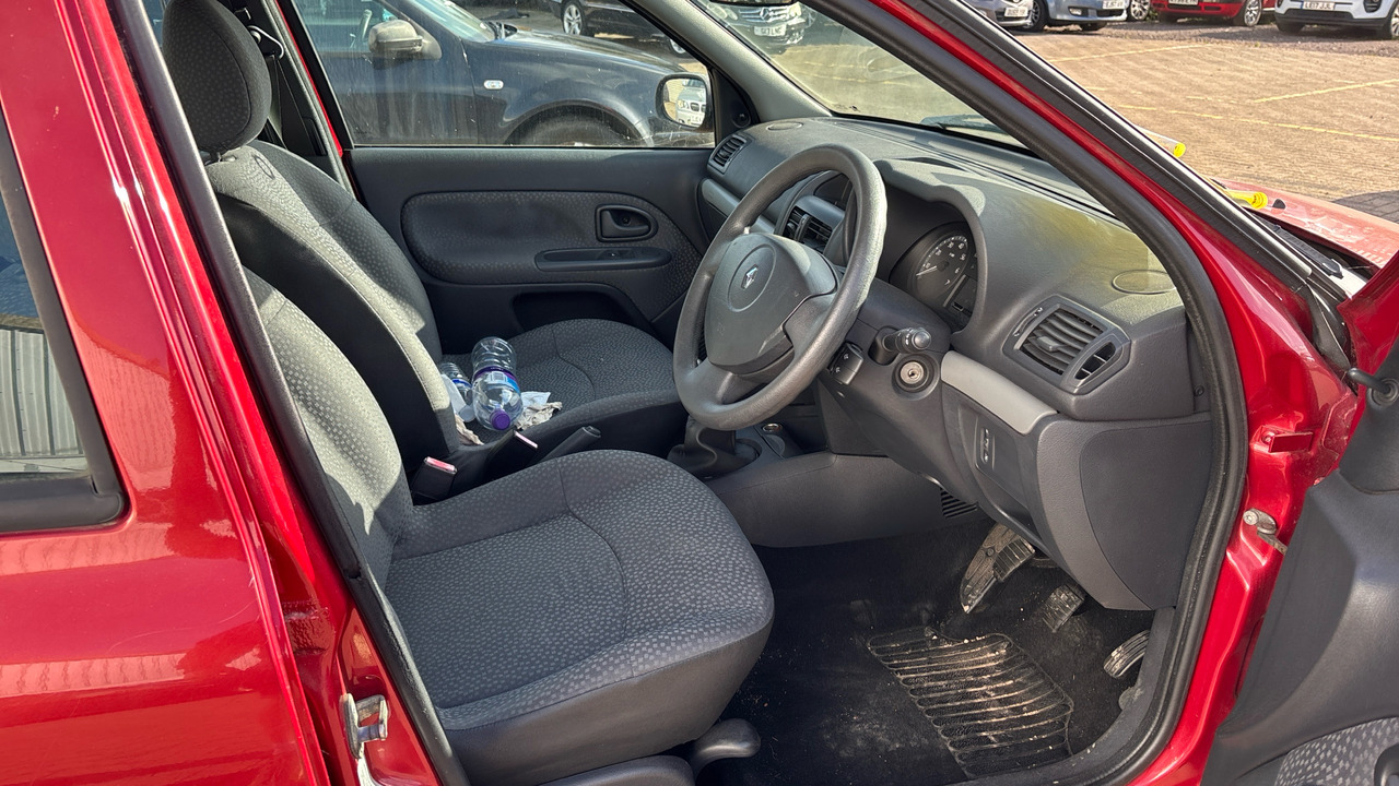 RENAULT CLIO 1.2 CAMPUS - Hatchback: picture 5 RENAULT CLIO 1.2 CAMPUS - Hatchback: picture 5