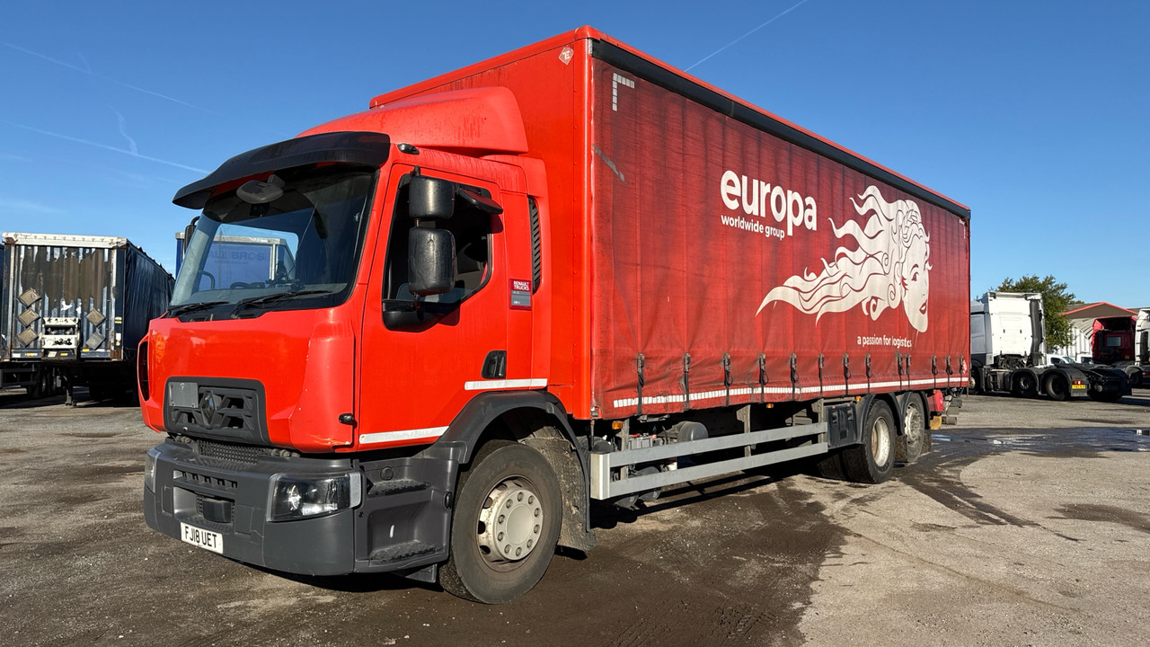 RENAULT D  26 - Curtainsider truck: picture 2 RENAULT D  26 - Curtainsider truck: picture 2