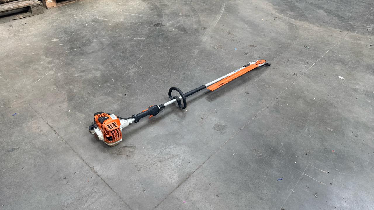 STIHL HL 941K LONG REACH HEDGE CUTTER - Construction equipment: picture 1 STIHL HL 941K LONG REACH HEDGE CUTTER - Construction equipment: picture 1