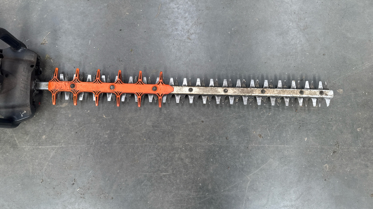 STIHL HS B2 RC HEDGE CUTTER - Construction equipment: picture 5 STIHL HS B2 RC HEDGE CUTTER - Construction equipment: picture 5