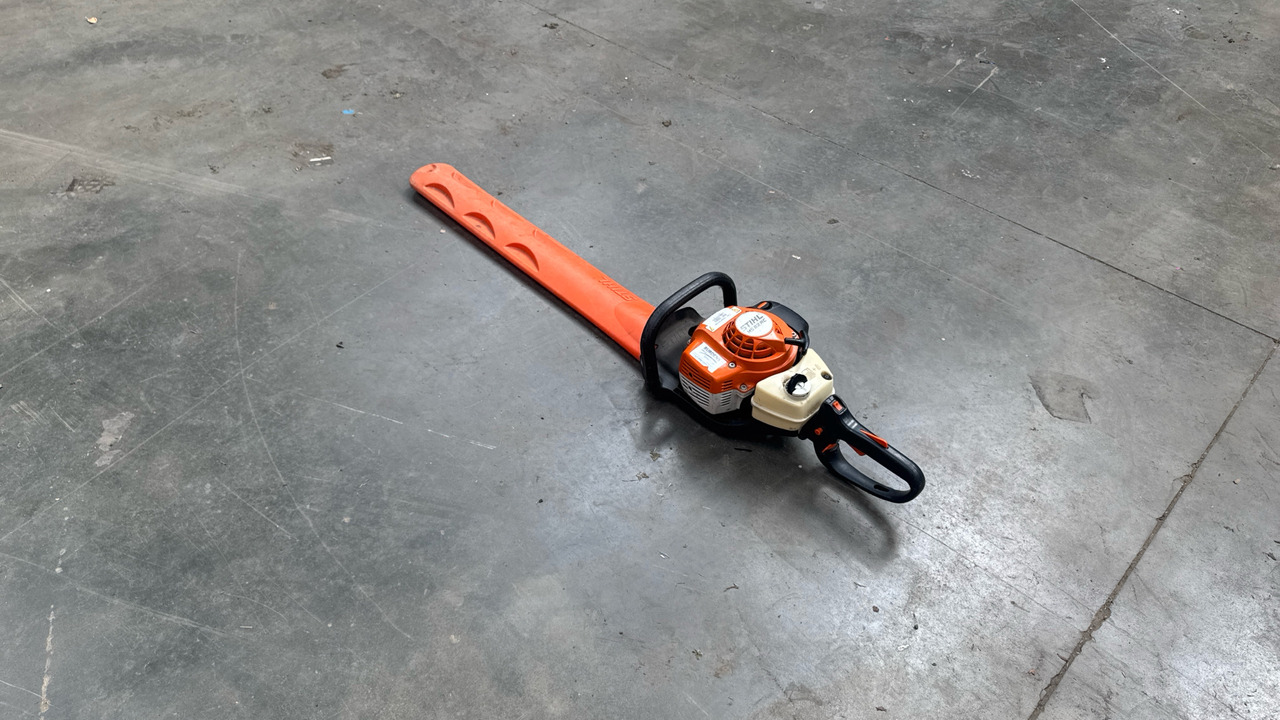 STIHL HS B2 RC HEDGE CUTTER - Construction equipment: picture 2 STIHL HS B2 RC HEDGE CUTTER - Construction equipment: picture 2