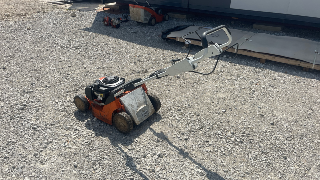 STIHL RM443T - Construction equipment: picture 3 STIHL RM443T - Construction equipment: picture 3