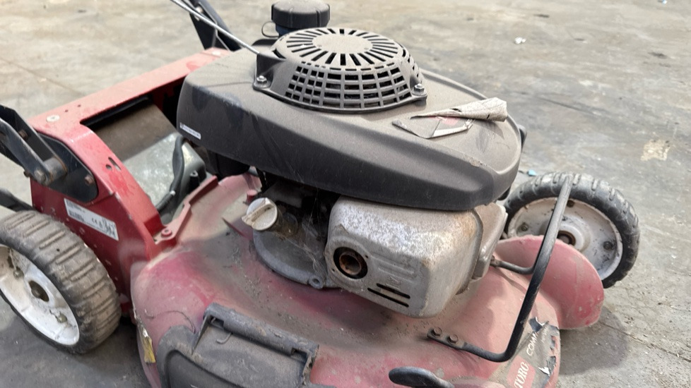 TORO PETROL MOWER, HONDA ENGINE, DOES NOT PULL - Garden mower: picture 5 TORO PETROL MOWER, HONDA ENGINE, DOES NOT PULL - Garden mower: picture 5