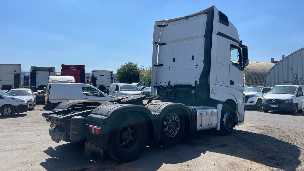 MERCEDES-BENZ ACTROS 2551 - Tractor unit: picture 4 MERCEDES-BENZ ACTROS 2551 - Tractor unit: picture 4