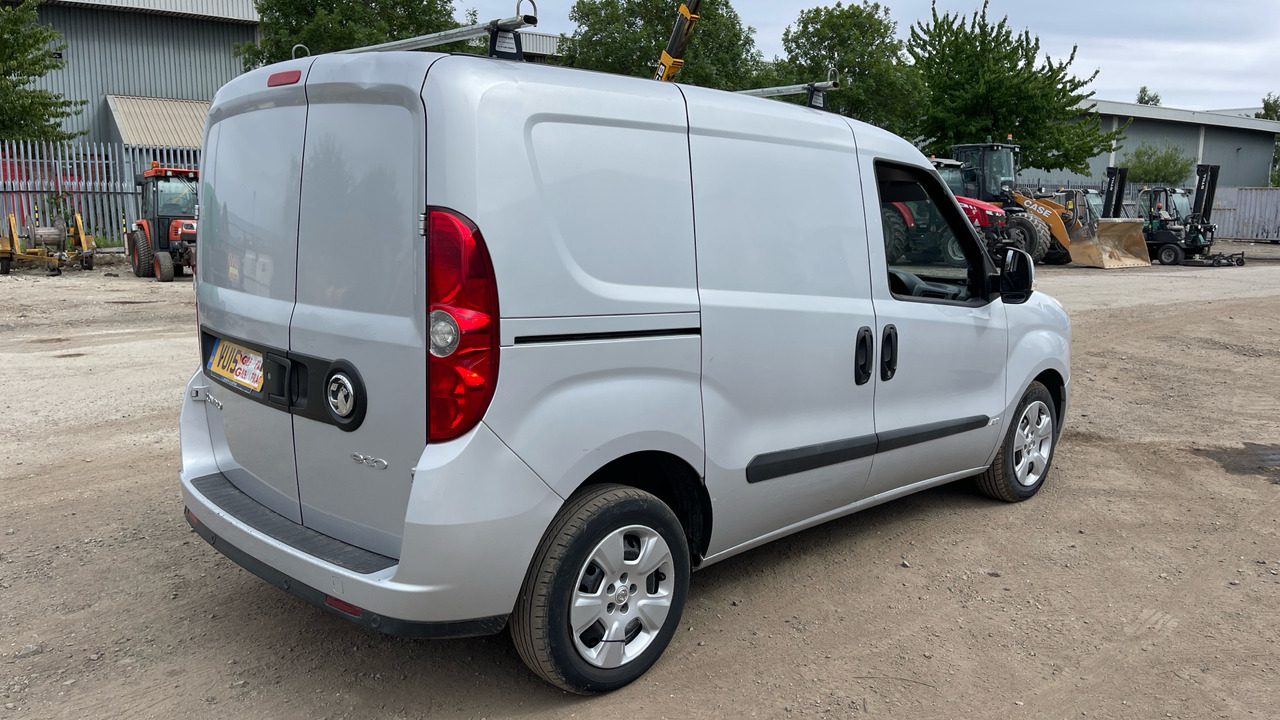 VAUXHALL COMBO 2000 1.3 CDTI 16V ECOFLEX SPORTIVE - Small van: picture 4 VAUXHALL COMBO 2000 1.3 CDTI 16V ECOFLEX SPORTIVE - Small van: picture 4