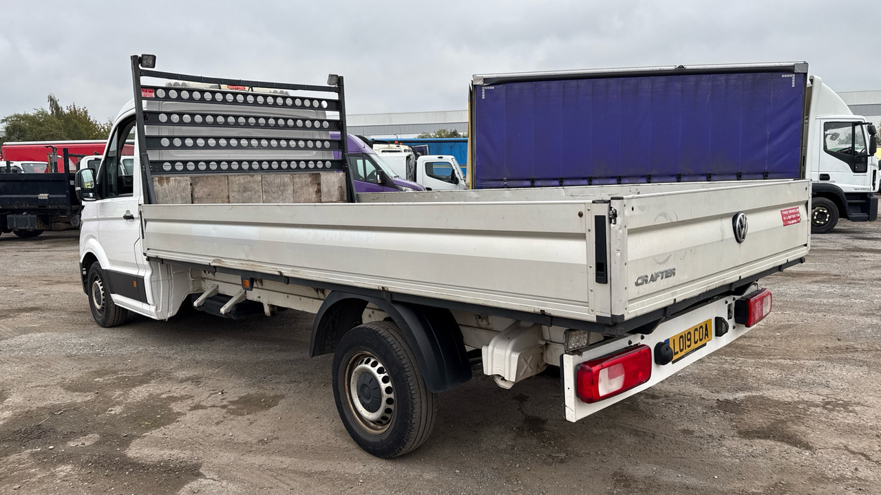 VOLKSWAGEN CRAFTER CR35 2.0 TDI 140PS - Flatbed van: picture 3 VOLKSWAGEN CRAFTER CR35 2.0 TDI 140PS - Flatbed van: picture 3