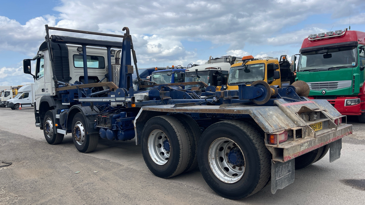VOLVO FM 370 - Hook lift truck: picture 3 VOLVO FM 370 - Hook lift truck: picture 3