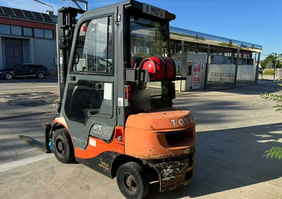 Toyota 7FGF25 - LPG forklift: picture 2 Toyota 7FGF25 - LPG forklift: picture 2