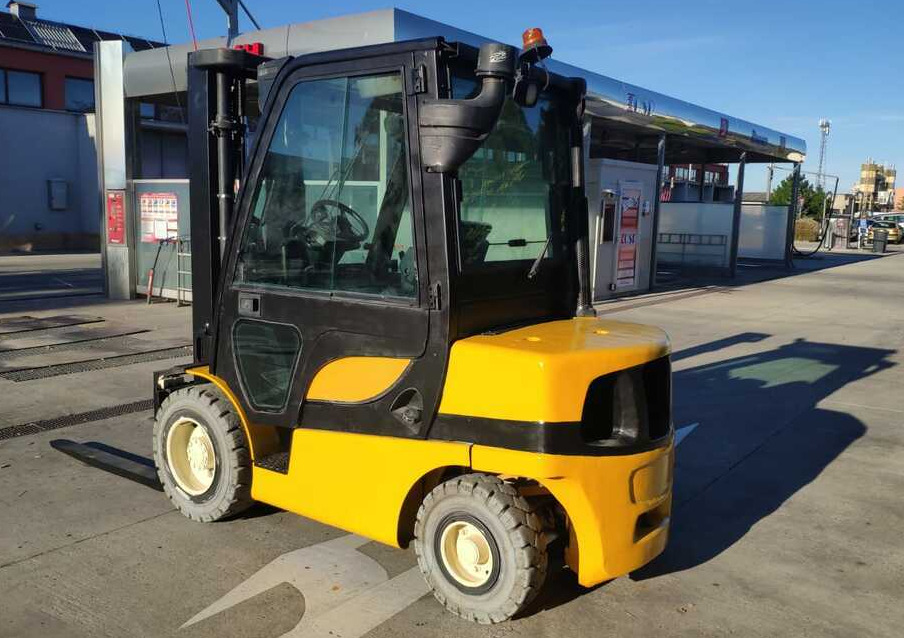 Yale GDP30VX - Diesel forklift: picture 3 Yale GDP30VX - Diesel forklift: picture 3