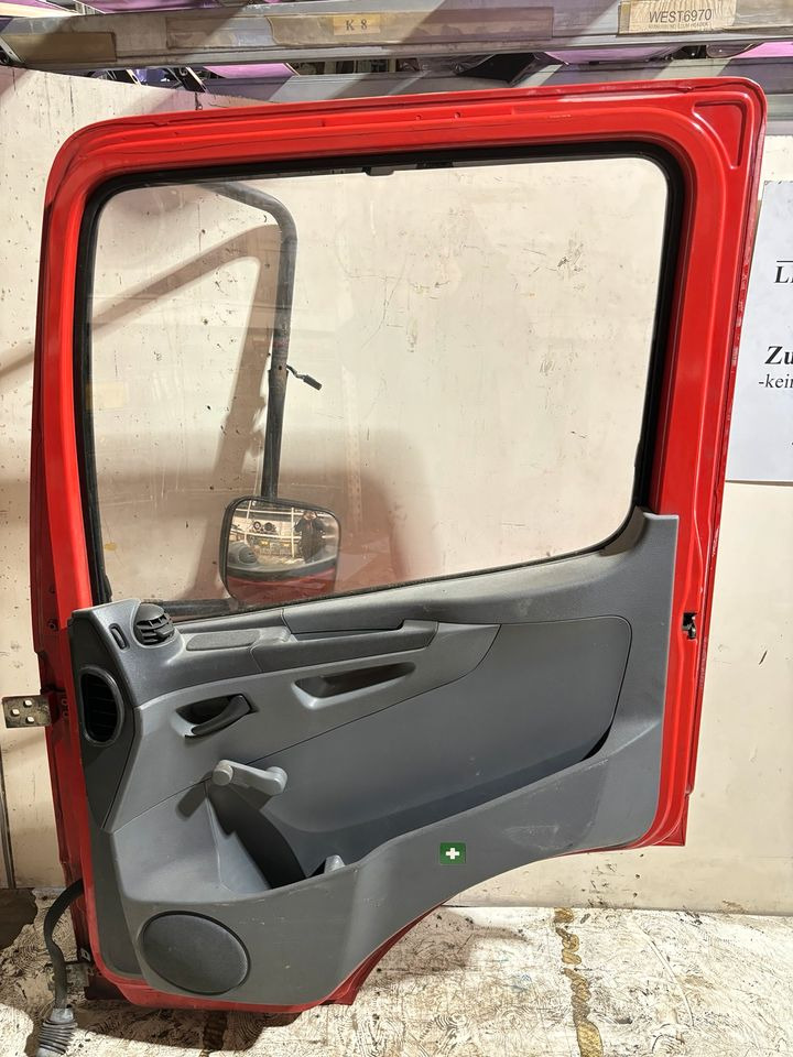 Atego Beifahrertür,rot,Innenverkleidung LN 21 - Door and parts for Truck: picture 3 Atego Beifahrertür,rot,Innenverkleidung LN 21 - Door and parts for Truck: picture 3