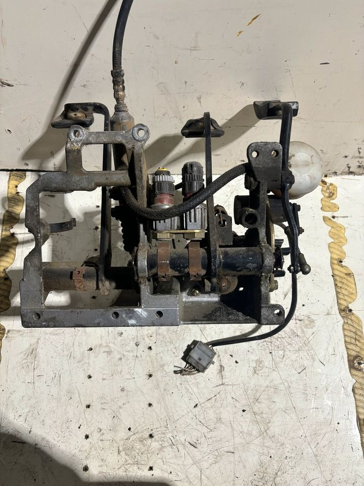 Haldex Betriebsbremsventil 320063123 - Brake valve for Truck: picture 3 Haldex Betriebsbremsventil 320063123 - Brake valve for Truck: picture 3