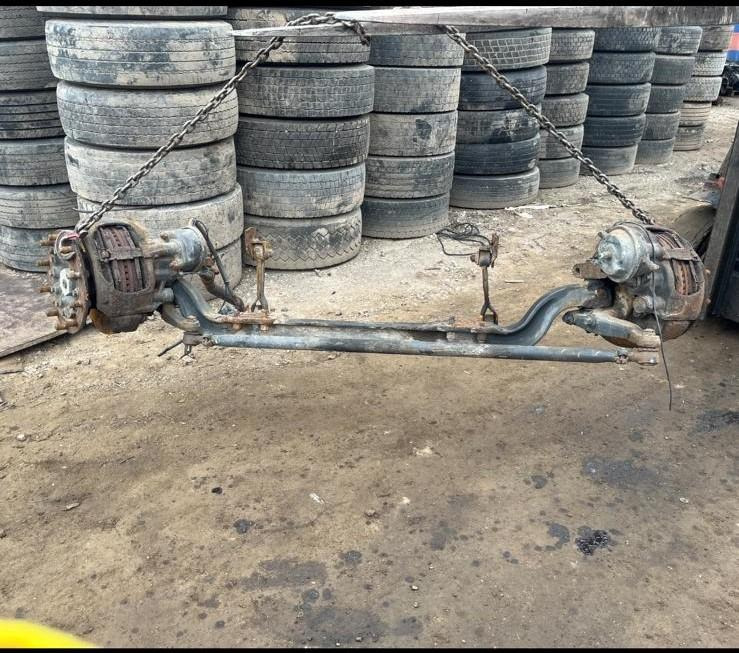 IVECO 7,5t 2003 Achse Vorderachse - Front axle for Truck: picture 1 IVECO 7,5t 2003 Achse Vorderachse - Front axle for Truck: picture 1