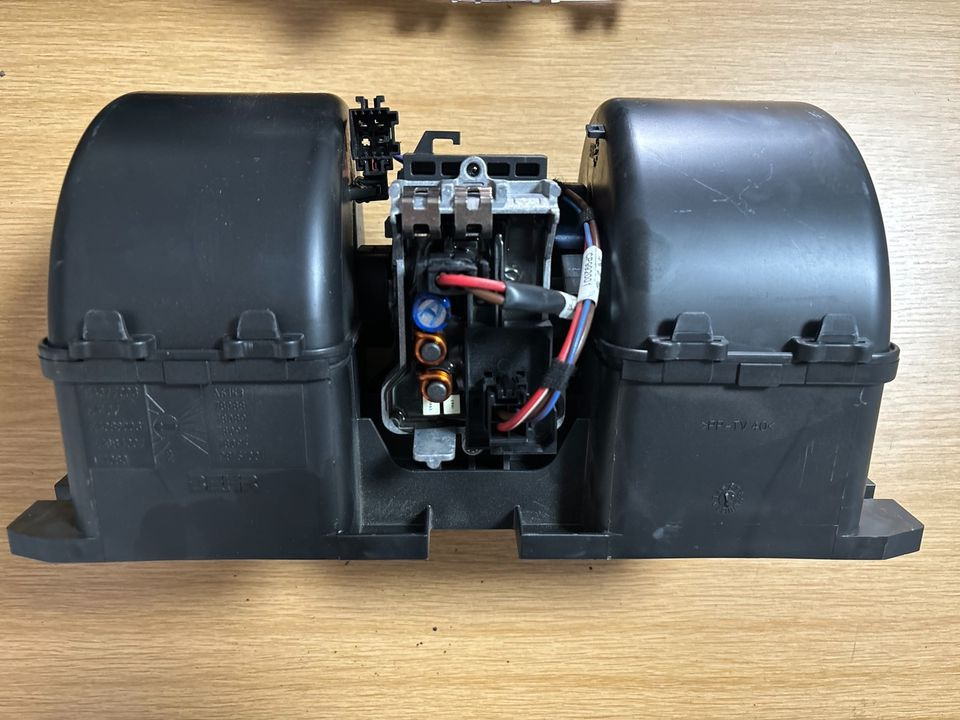 MAN BEHR BOSCH Innen Heizlüfter 9140010500 / H1968002 - Heating/ Ventilation for Truck: picture 2 MAN BEHR BOSCH Innen Heizlüfter 9140010500 / H1968002 - Heating/ Ventilation for Truck: picture 2