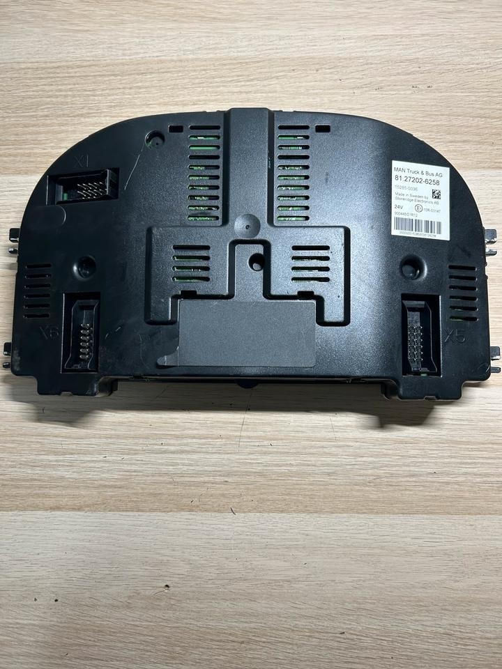 MAN Kombiinstrument Tacho 81.27202-6258 - Dashboard: picture 3 MAN Kombiinstrument Tacho 81.27202-6258 - Dashboard: picture 3
