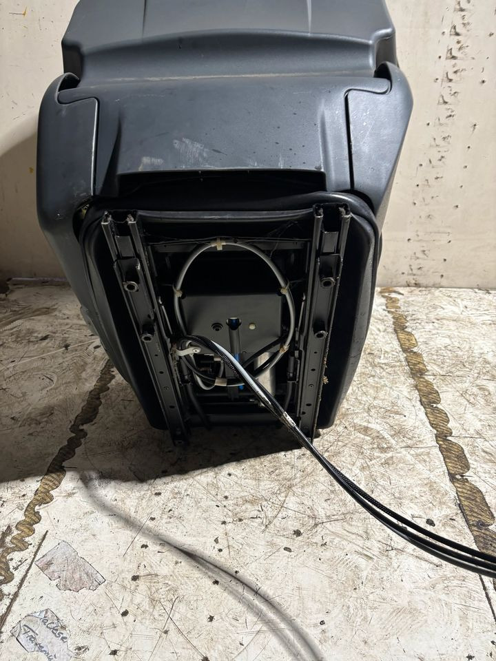 MAN TGL Euro 5/6 Fahrersitz mit Luft und elektrisch - Seat for Truck: picture 5 MAN TGL Euro 5/6 Fahrersitz mit Luft und elektrisch - Seat for Truck: picture 5
