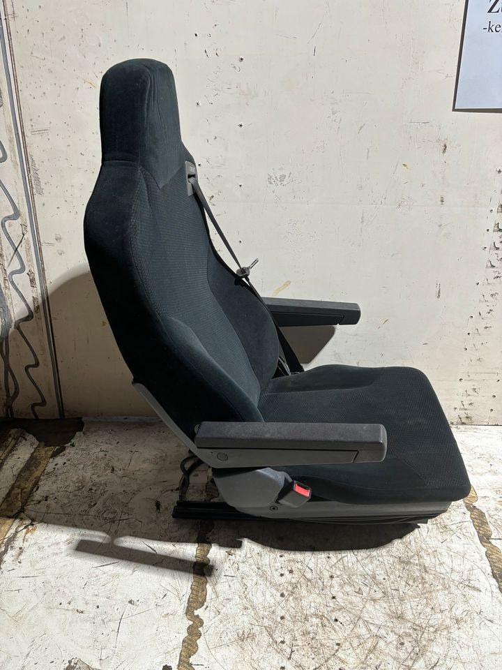 MAN TGX Fahrersitz - Seat for Truck: picture 2 MAN TGX Fahrersitz - Seat for Truck: picture 2