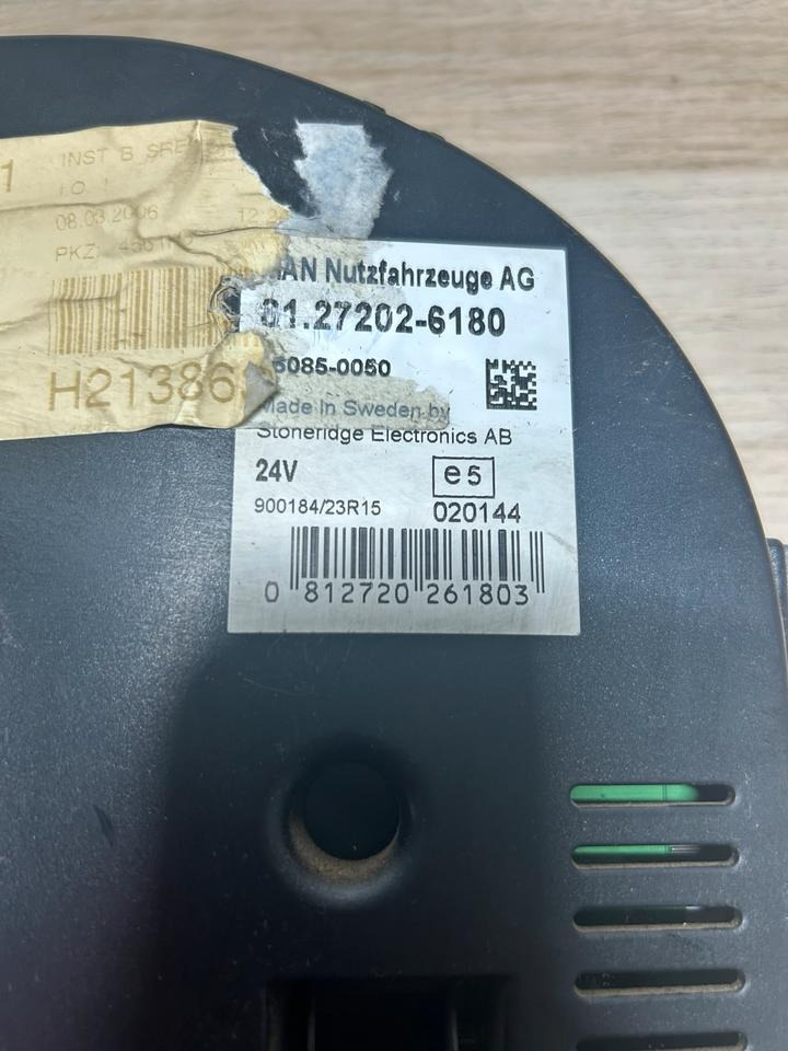 MAN Tacho / Kombiinstrument 81.272026180 - Dashboard: picture 4 MAN Tacho / Kombiinstrument 81.272026180 - Dashboard: picture 4