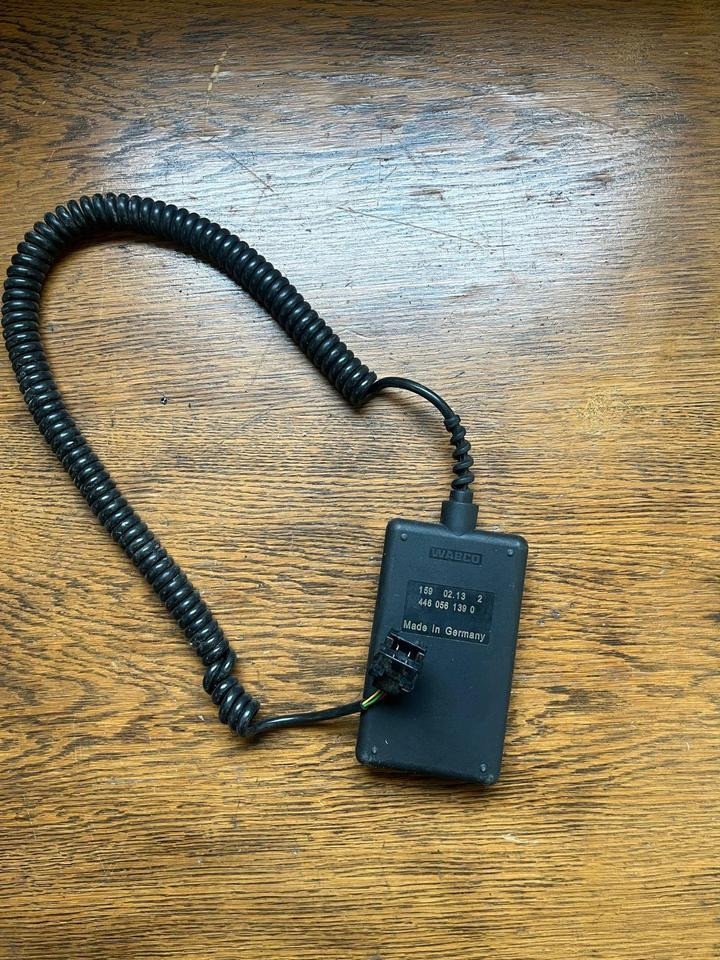 MAN WABCO Bediengerät Fernbedienung Luftfederung 4460561390 - Air suspension for Truck: picture 3 MAN WABCO Bediengerät Fernbedienung Luftfederung 4460561390 - Air suspension for Truck: picture 3