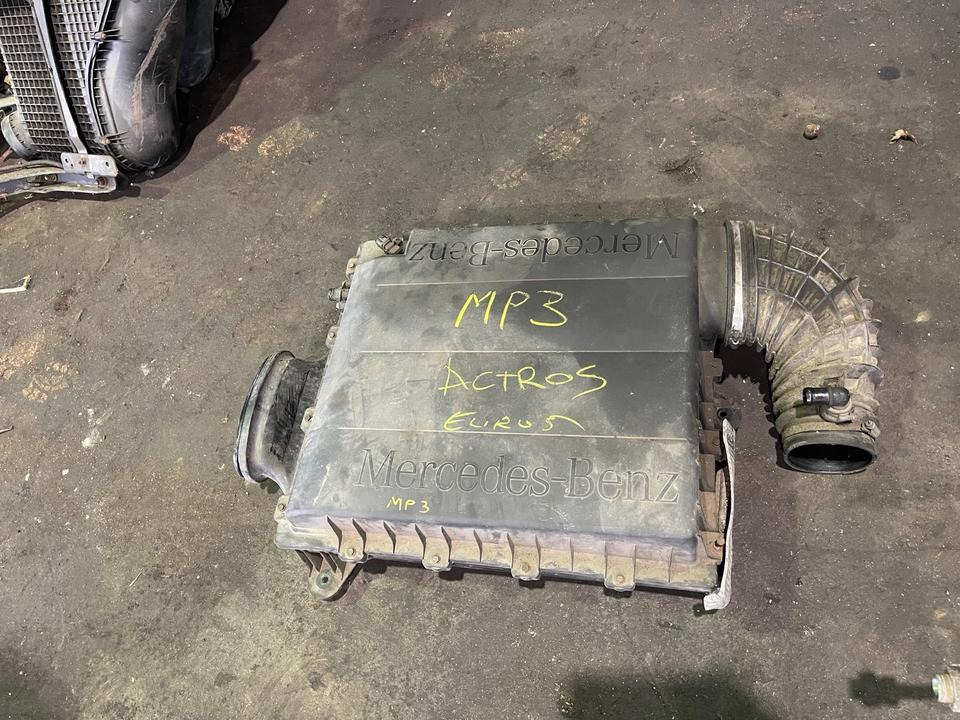 MERCEDES ACTROS MP3 Luftfilter Luftfilterkasten - Air filter for Truck: picture 1 MERCEDES ACTROS MP3 Luftfilter Luftfilterkasten - Air filter for Truck: picture 1