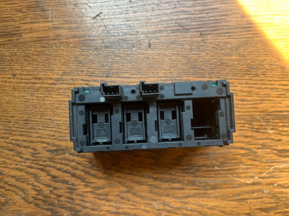 Mercedes Actros MP4 Kabinenschalter, Innenbeleuchtung A9605400046 - Cab and interior for Truck: picture 5 Mercedes Actros MP4 Kabinenschalter, Innenbeleuchtung A9605400046 - Cab and interior for Truck: picture 5