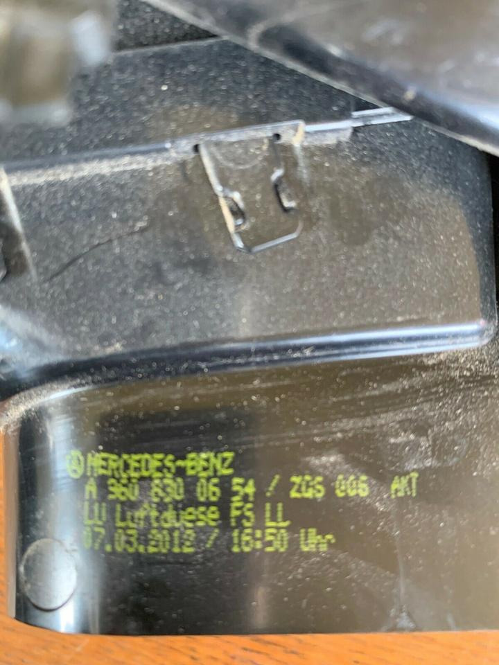 Mercedes Actros MP4 Luftduese A 960 830 06 54 {Lüften} - Heating/ Ventilation for Truck: picture 4 Mercedes Actros MP4 Luftduese A 960 830 06 54 {Lüften} - Heating/ Ventilation for Truck: picture 4
