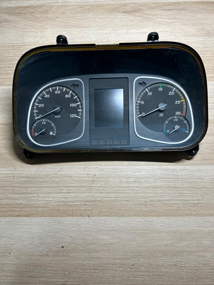 Mercedes Atego 4 EU6 Kombiinstrument A9674463821 - Dashboard: picture 2 Mercedes Atego 4 EU6 Kombiinstrument A9674463821 - Dashboard: picture 2