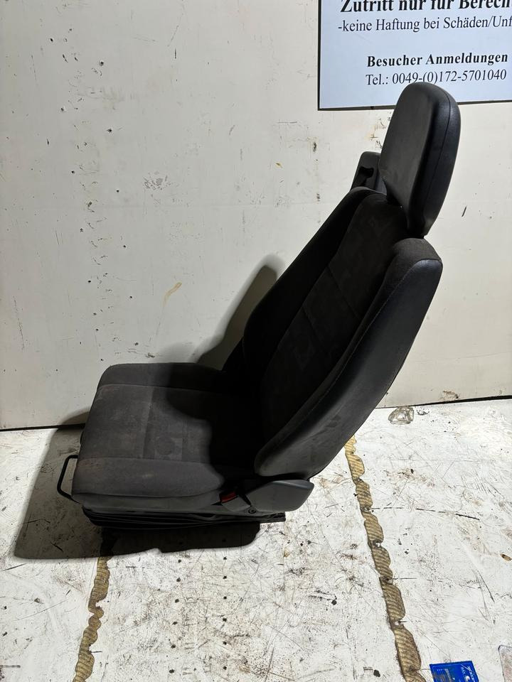 Mercedes-Benz Atego 2 Beifahrersitz mit Luft - Seat for Truck: picture 3 Mercedes-Benz Atego 2 Beifahrersitz mit Luft - Seat for Truck: picture 3