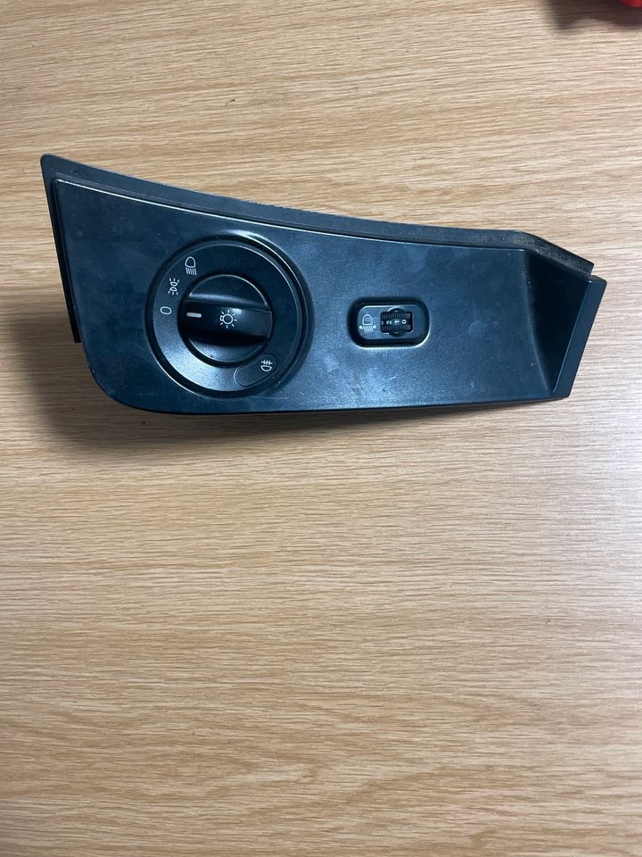 Mercedes-Benz Atego Lichtschalter A9406800439 - Electrical system for Truck: picture 1 Mercedes-Benz Atego Lichtschalter A9406800439 - Electrical system for Truck: picture 1