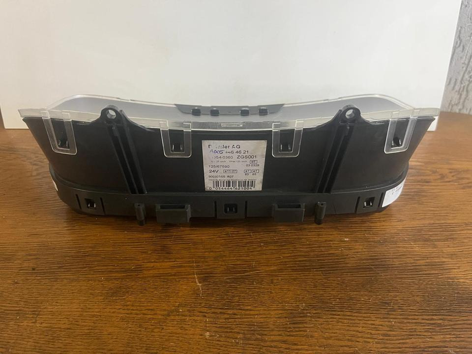 Mercedes-Benz Kombiinstrument / Tacho A0054464621 - Dashboard: picture 3 Mercedes-Benz Kombiinstrument / Tacho A0054464621 - Dashboard: picture 3