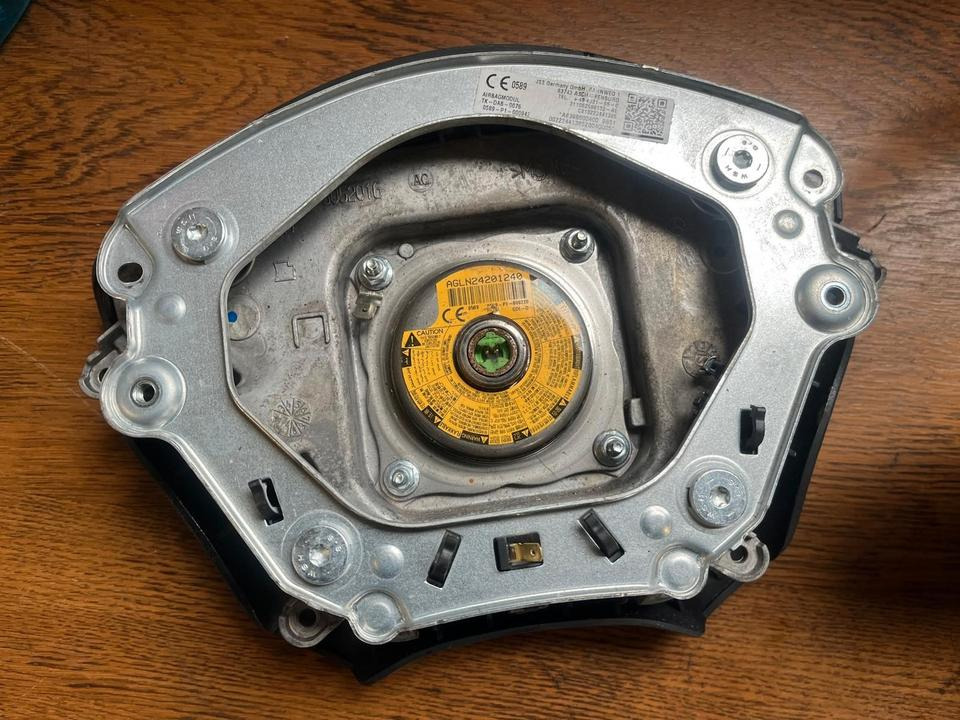 Mercedes-Benz Vito Lenkrad A6394640001 - Steering wheel for Truck: picture 4 Mercedes-Benz Vito Lenkrad A6394640001 - Steering wheel for Truck: picture 4