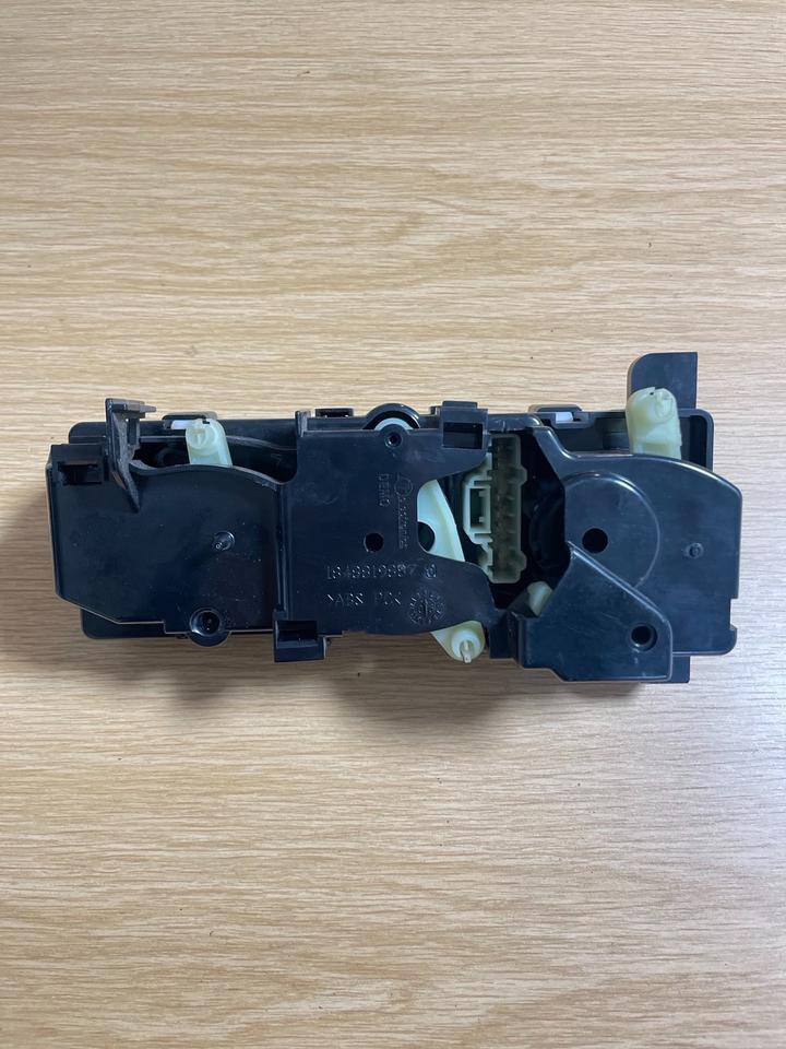 Mercedes-Benz axor atego heizungsbedienung A9408200097 - Heating/ Ventilation for Truck: picture 3 Mercedes-Benz axor atego heizungsbedienung A9408200097 - Heating/ Ventilation for Truck: picture 3