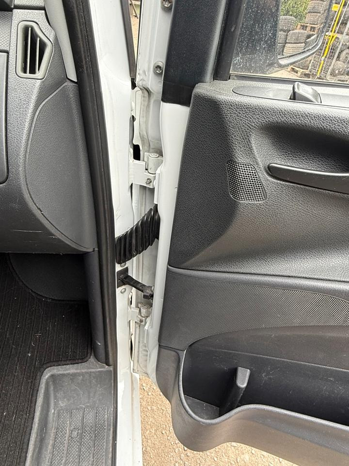 Mercedes VITO Beifahrertür Rechts komplett BJ 2012 - Door and parts for Van: picture 3 Mercedes VITO Beifahrertür Rechts komplett BJ 2012 - Door and parts for Van: picture 3