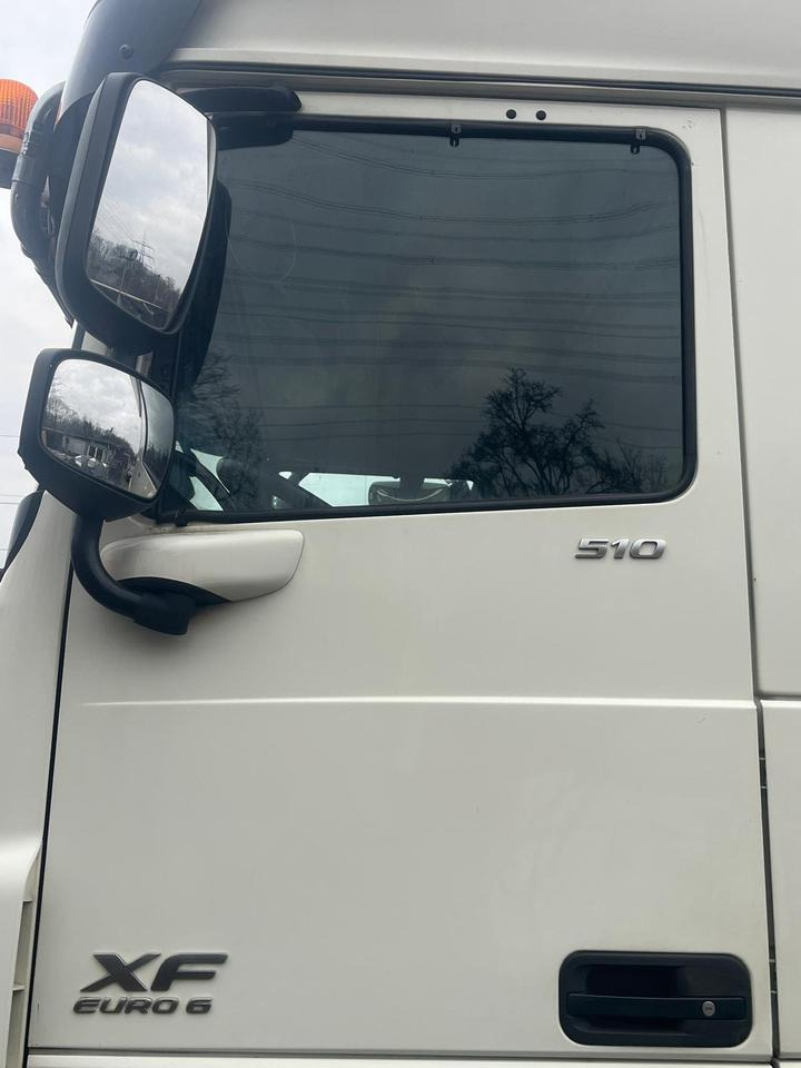 DAF XF EU6 Fahrertür, Tür weiß,links mit Spiegel Innenverkleidung - Spare parts: picture 3 DAF XF EU6 Fahrertür, Tür weiß,links mit Spiegel Innenverkleidung - Spare parts: picture 3