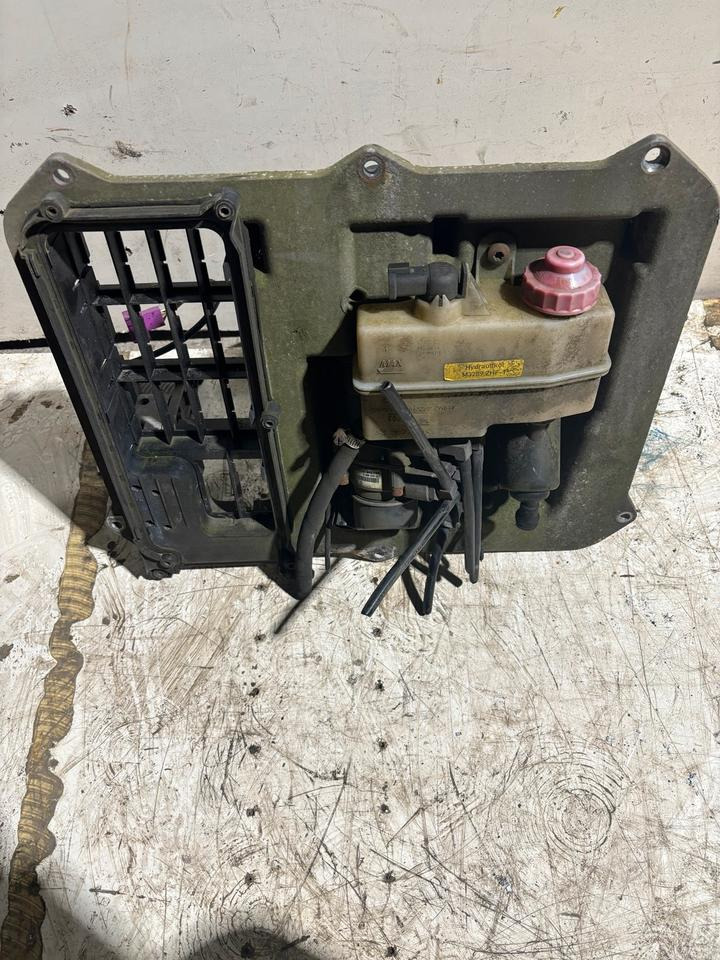 MAN KNORR-BREMSE EBS Fußbremsventil 0486200700 - Spare parts: picture 2 MAN KNORR-BREMSE EBS Fußbremsventil 0486200700 - Spare parts: picture 2