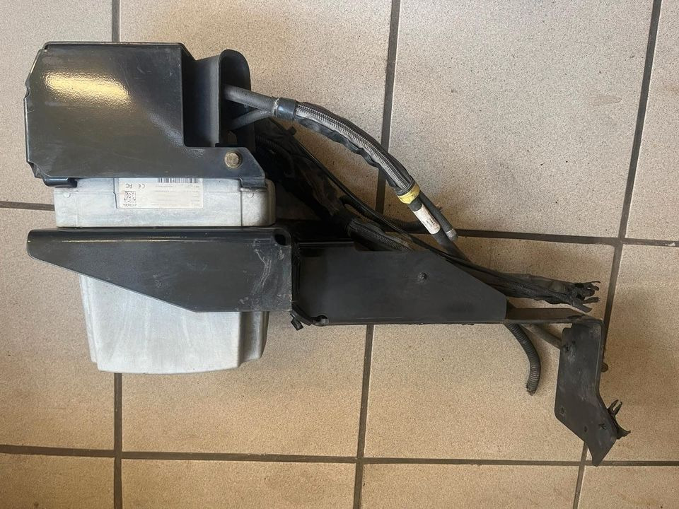 MAN TGX EU6 AdBlue Pumpe 811540361460AA - Spare parts: picture 4 MAN TGX EU6 AdBlue Pumpe 811540361460AA - Spare parts: picture 4